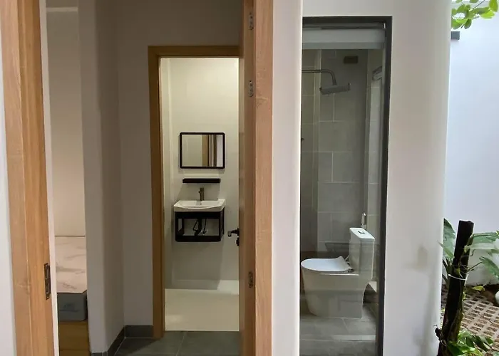 Nhà khách T House *